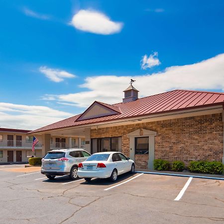Best Western Winners Circle Hot Springs Exterior photo