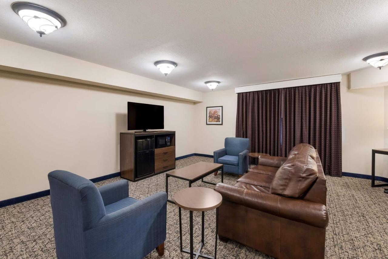 Best Western Winners Circle Hot Springs Exterior photo