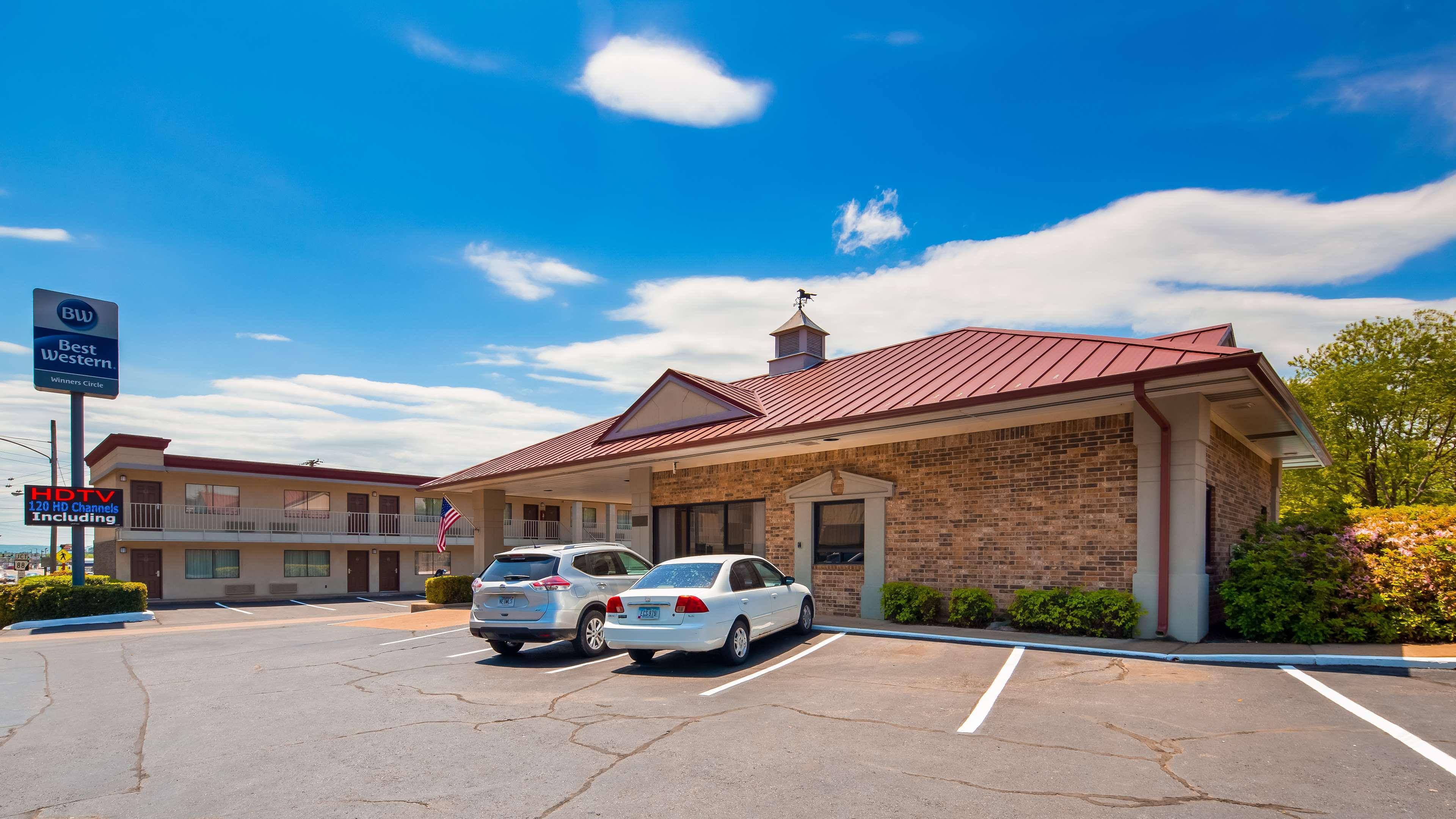 Best Western Winners Circle Hot Springs Exterior photo