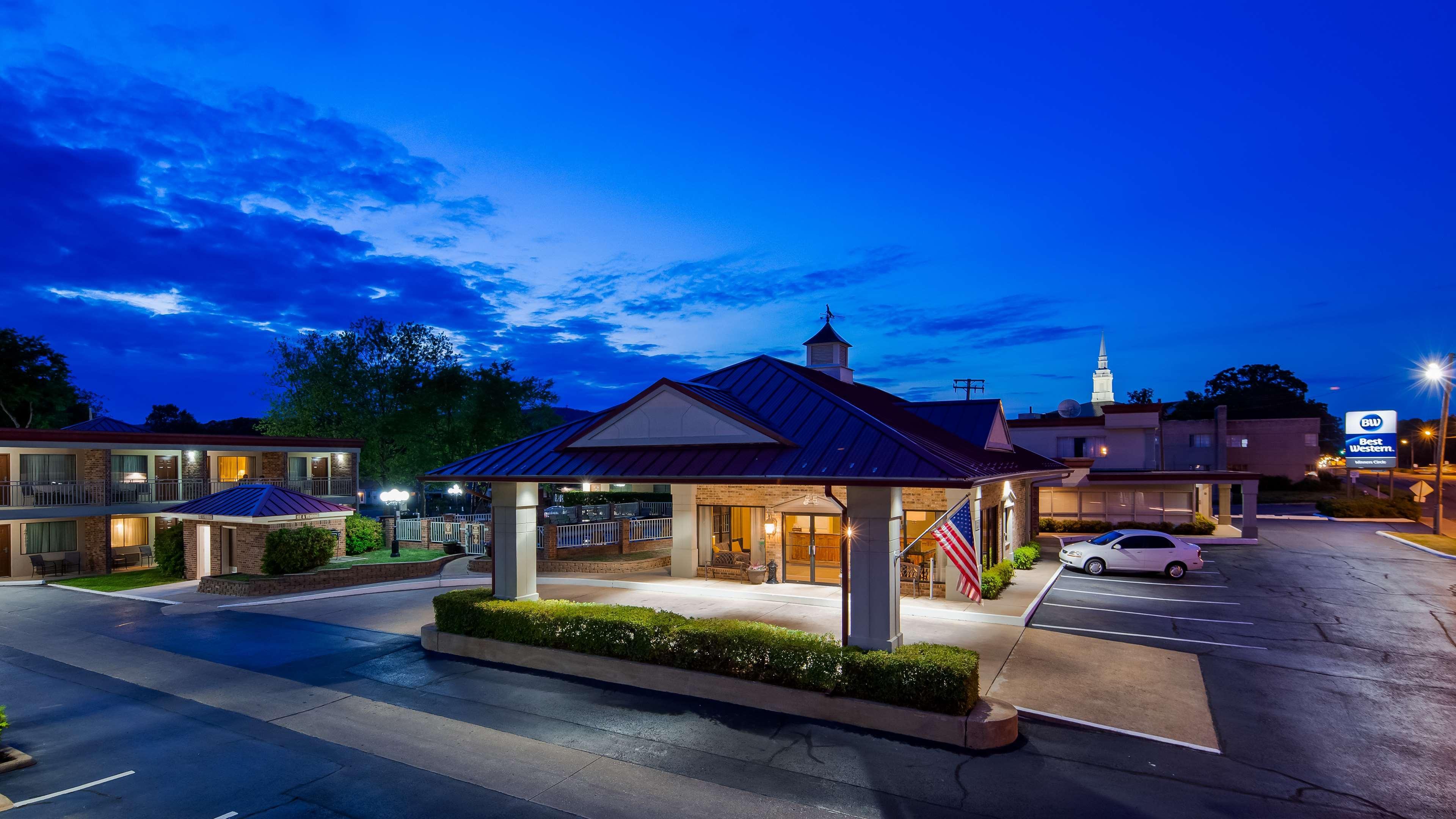 Best Western Winners Circle Hot Springs Exterior photo