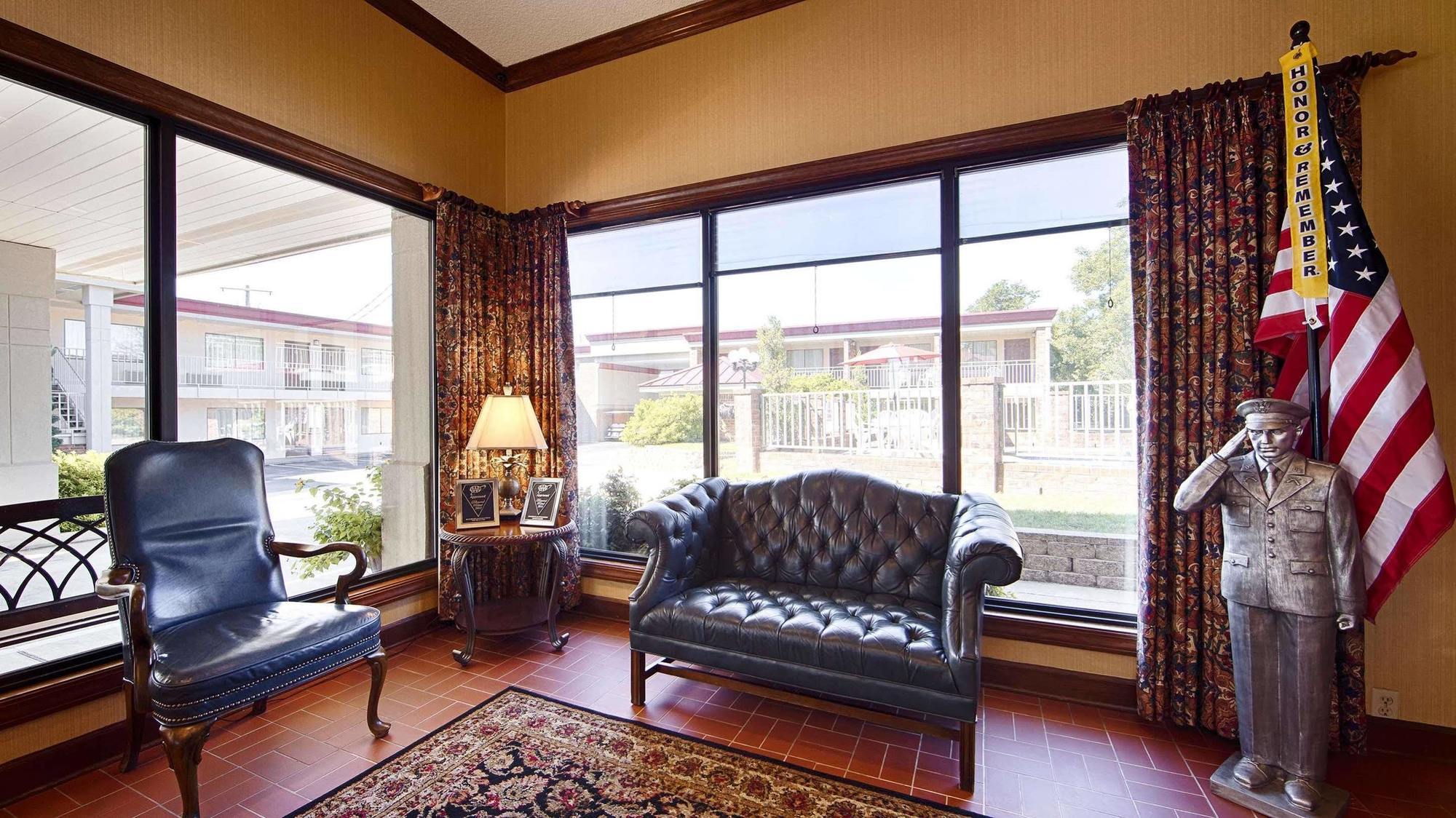 Best Western Winners Circle Hot Springs Exterior photo