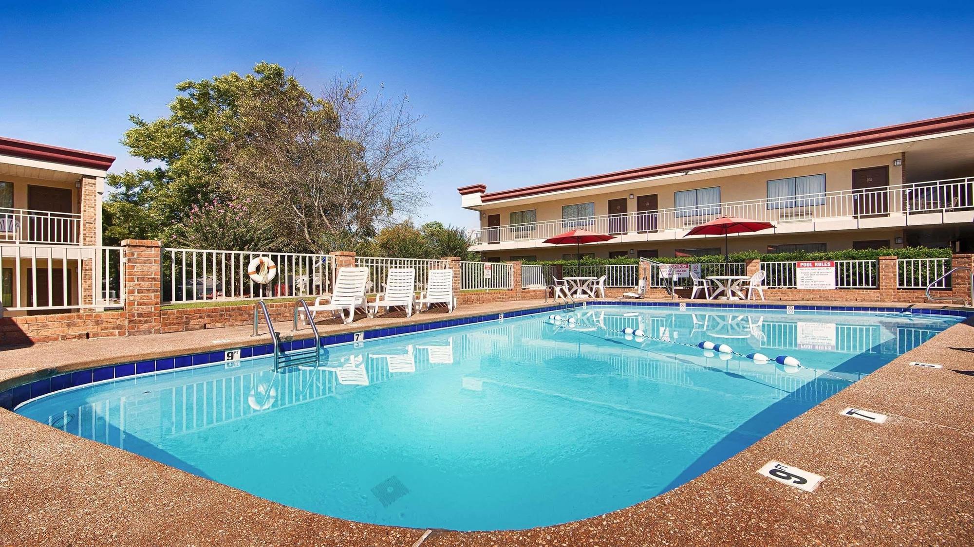 Best Western Winners Circle Hot Springs Exterior photo