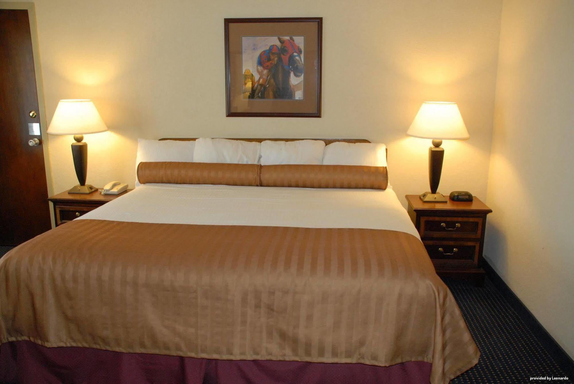 Best Western Winners Circle Hot Springs Exterior photo