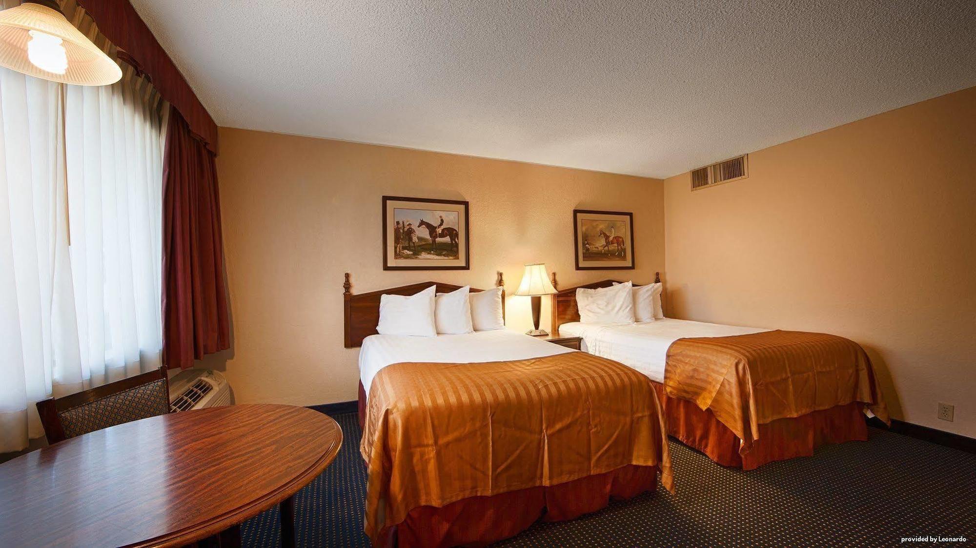 Best Western Winners Circle Hot Springs Exterior photo